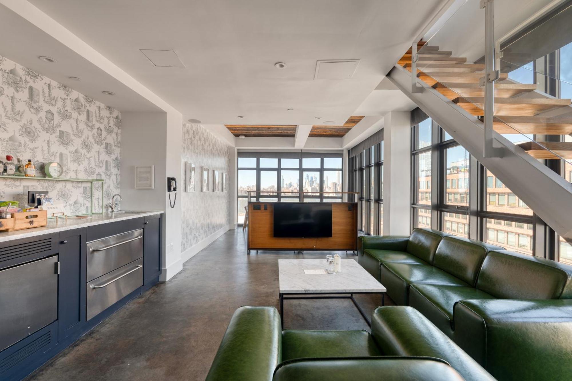 North 8th Loft - Skyline View with Terrace